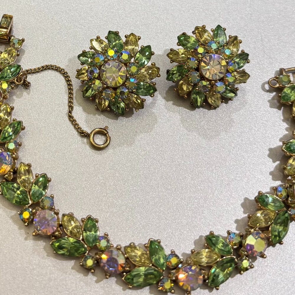 BEAUTIFUL VINTAGE TRIFARI RHINESTONE BRACELET AND EARRINGS.